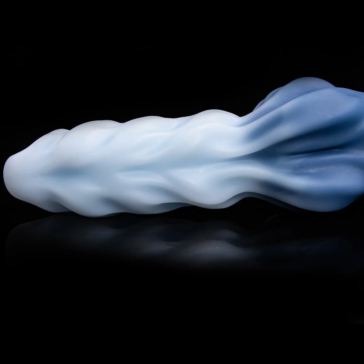Horizontal view of Nivaskel's rounded upper ridges and the transition toward its blue knot.